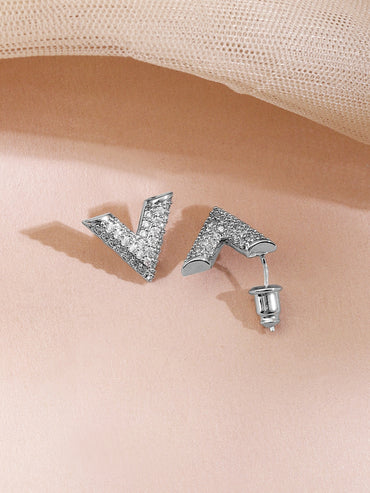 V-Shaped American Diamond Zirconia Necklace Set