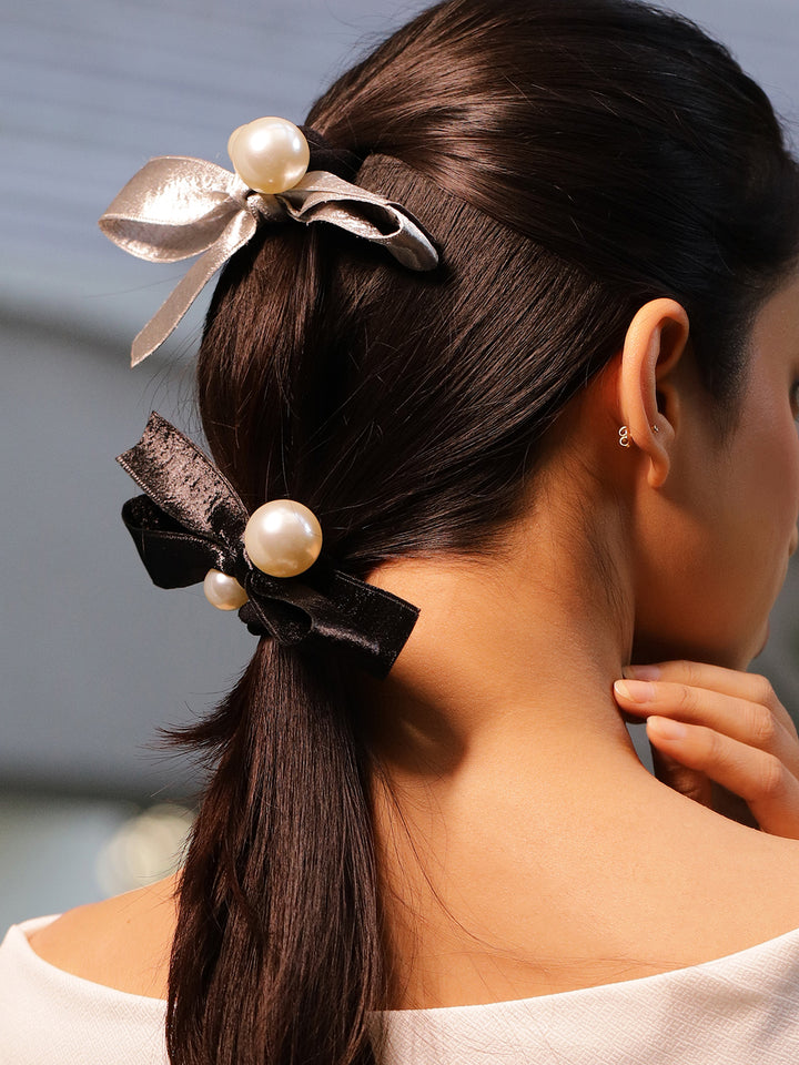 Pearl Essence Bow Hair Clip