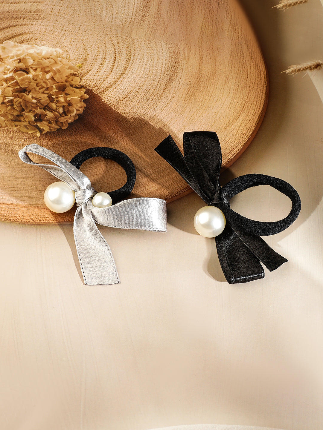 Pearl Essence Bow Hair Clip