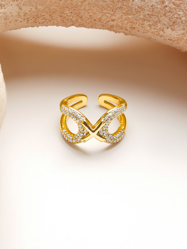 Gold Plated leaf-shaped or floral Kundan brooch