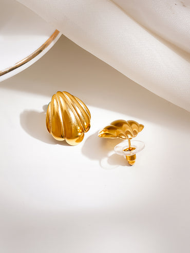 Demi Fine Shell Curve Stud Earrings