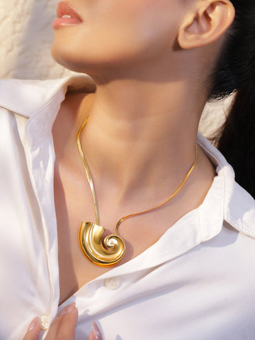 Trendy Shell Charm Statement Necklace Chain