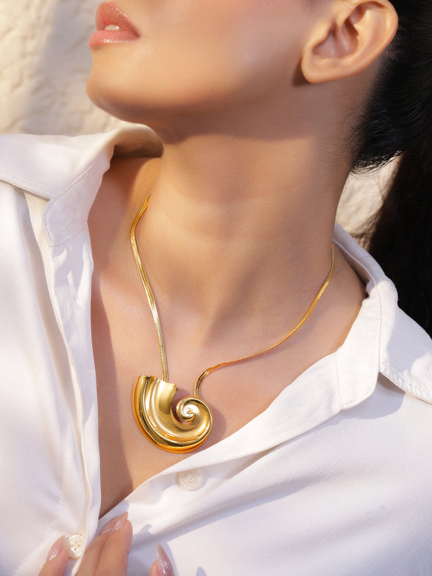 Trendy Shell Charm Statement Necklace Chain