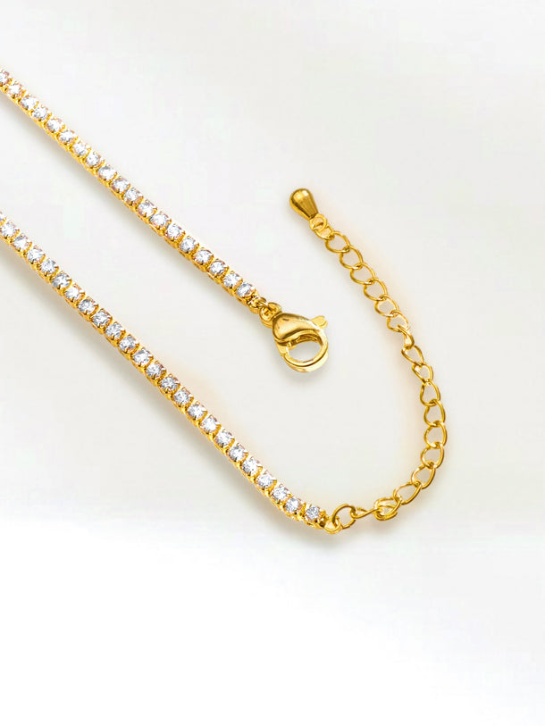 Green Heart Studded White Necklace