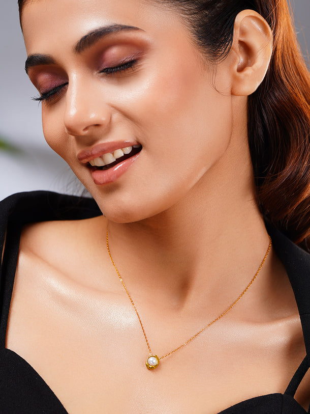 Demi Fine Pearl Glow Pendant Chain
