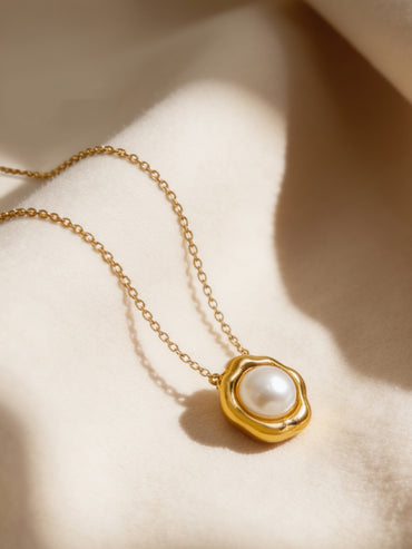 Demi Fine Pearl Glow Pendant Chain