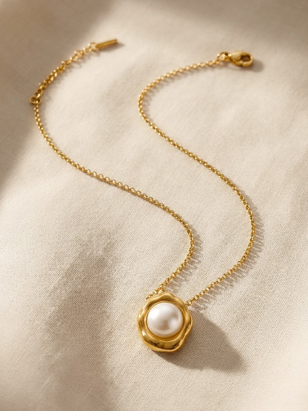 Demi Fine Pearl Glow Pendant Chain