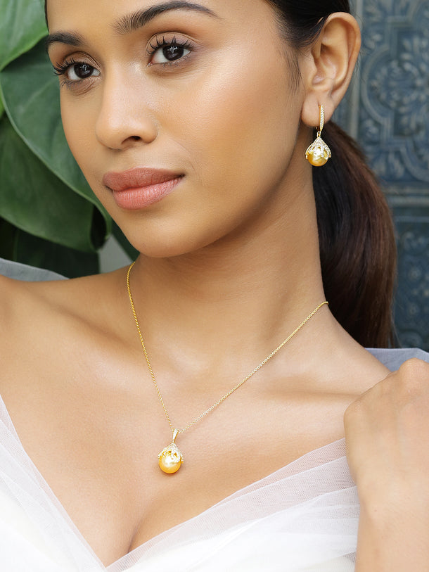 Modern Luxe Pearl Pendant Set