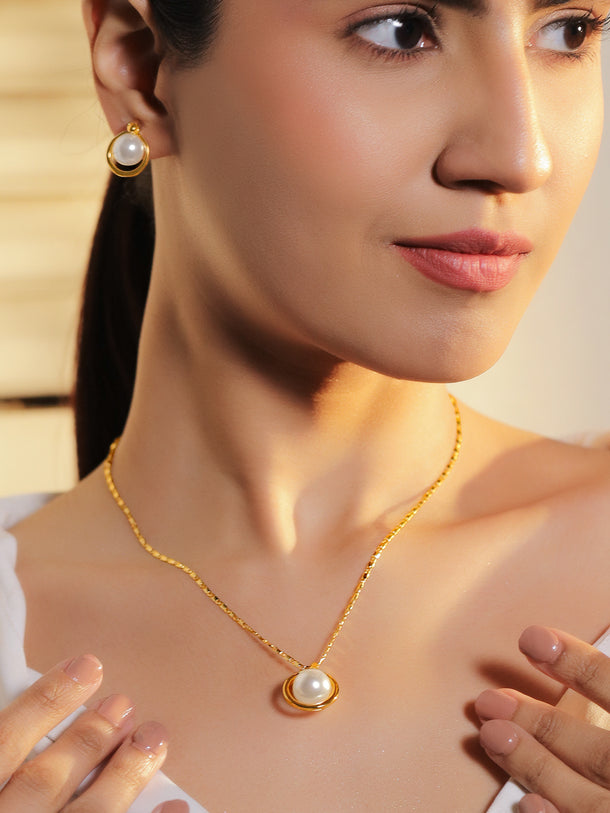 Pearl Glow Pendant Set
