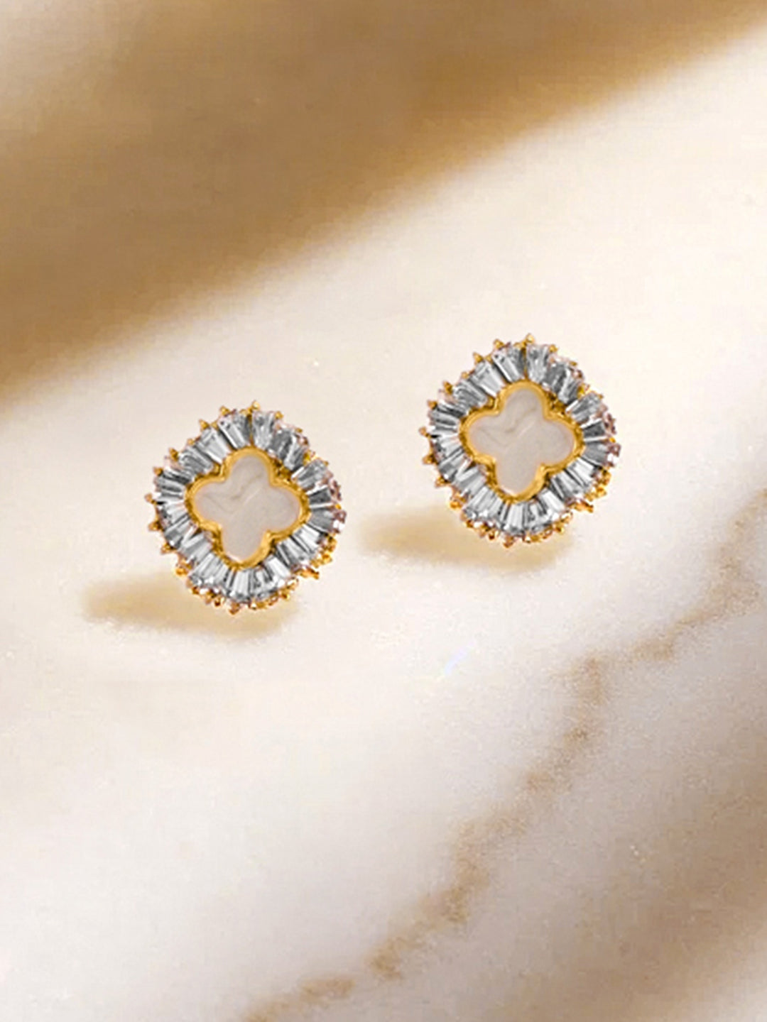 Studded Clover Pendant Set