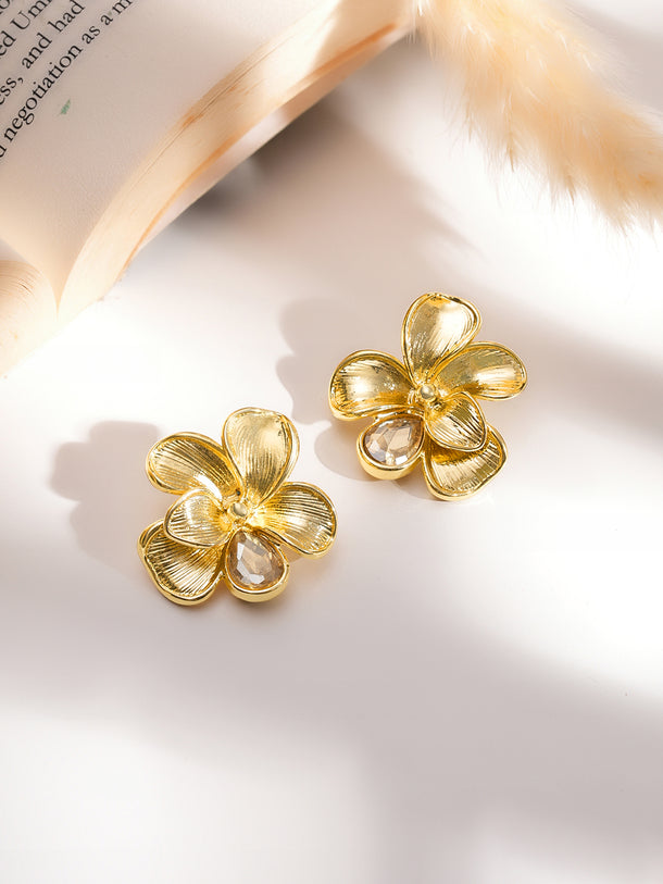 Gold Toned Floral Pendant Set