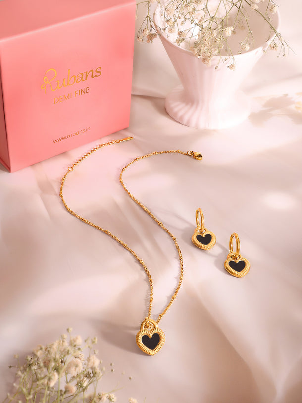 Demifine 18k Gold Plated Stainless Steel Black Heart Pendant Necklace Set