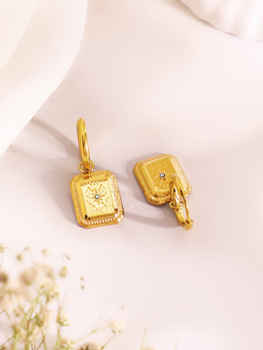 Demifine 18k Gold Plated Stainless Steel Geometric Pendant Set