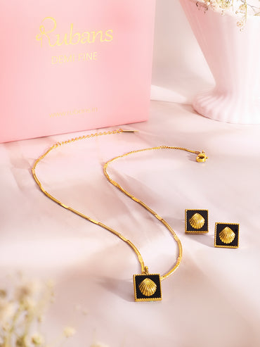 Demifine 18k Gold Plated Stainless Steel Shell Motif Black Pendant Set
