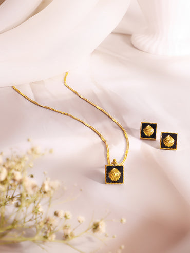 Demifine 18k Gold Plated Stainless Steel Shell Motif Black Pendant Set