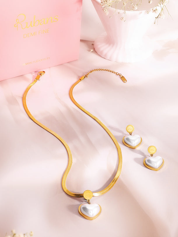 Demifine 18K Gold Plated Stainless Steel Pearl Heart Pendant Necklace Set