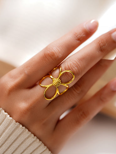 Demi Fine Blooming Daisy Statement Ring