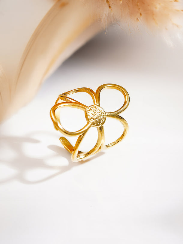 Demi Fine Blooming Daisy Statement Ring
