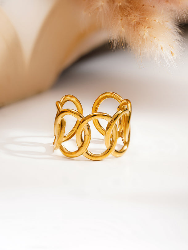 Demi Fine Linked Loop Statement Ring