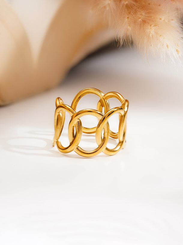Demi Fine Linked Loop Statement Ring