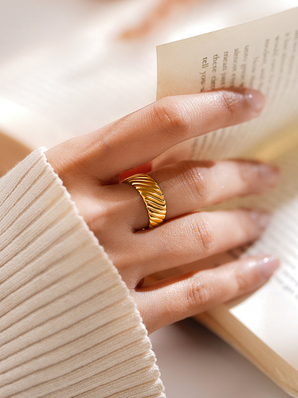 Demi Fine Ribbed Dome Statement Ring