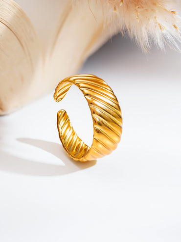 Demi Fine Ribbed Dome Statement Ring