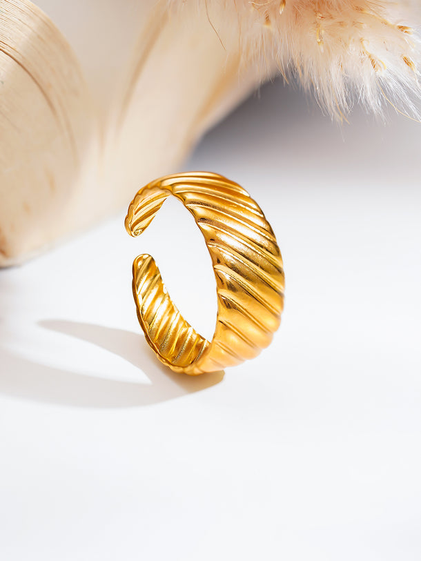 Demi Fine Ribbed Dome Statement Ring
