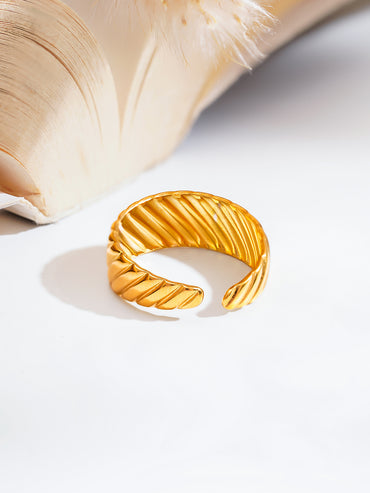 Demi Fine Ribbed Dome Statement Ring