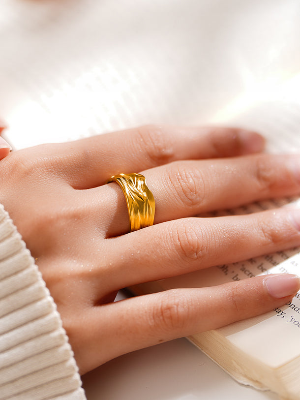 Demi Fine Textured Wave Band Ring