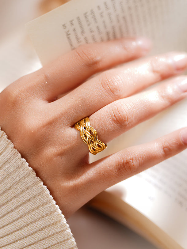 Demi Fine Knotted Glow Everyday Ring