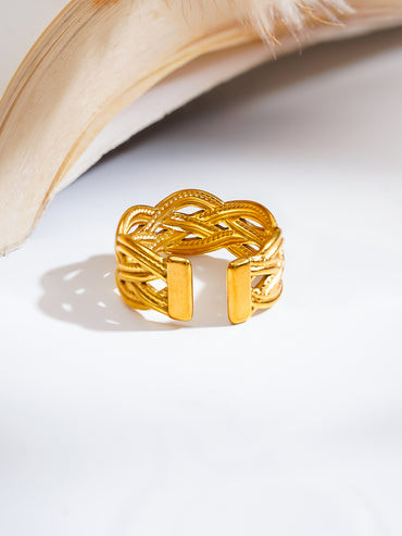 Demi Fine Knotted Glow Everyday Ring