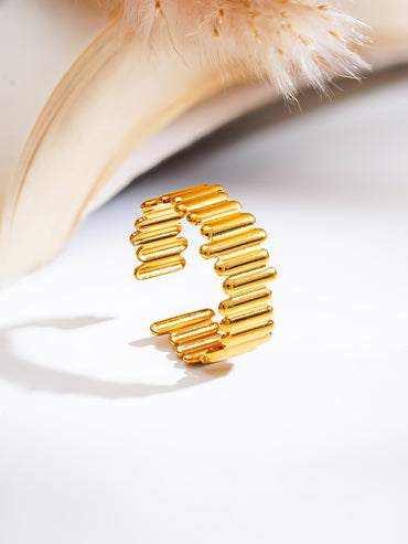 Demi Fine Golden Beat Everyday Ring