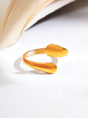 Demi Fine Golden Flow Everyday Ring
