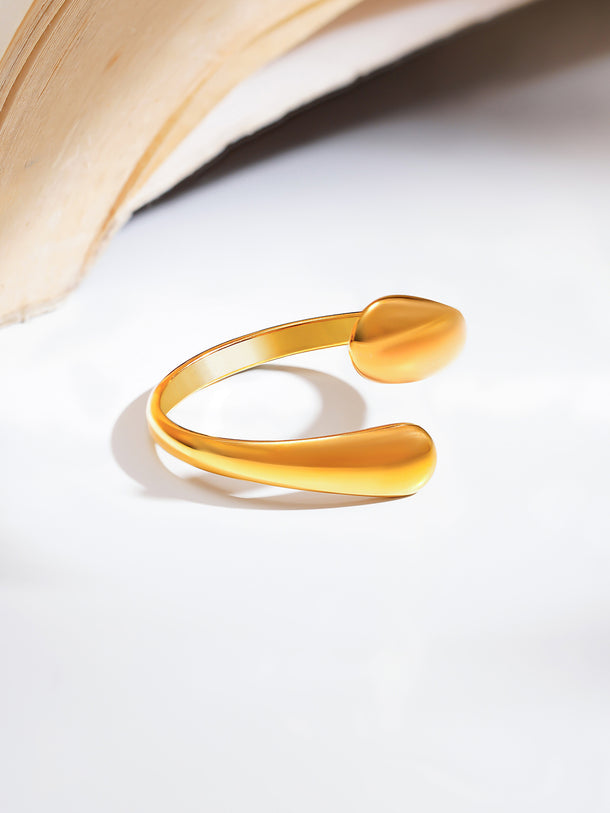 Demi Fine Golden Flow Everyday Ring
