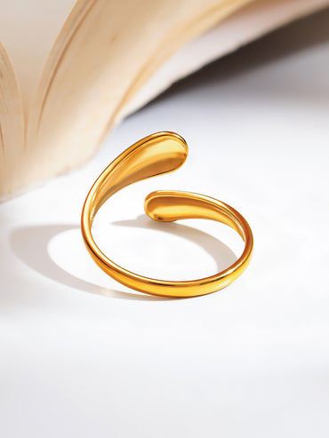 Demi Fine Golden Flow Everyday Ring