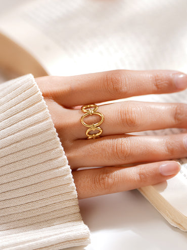 Demi Fine Linked Oval Statement Ring