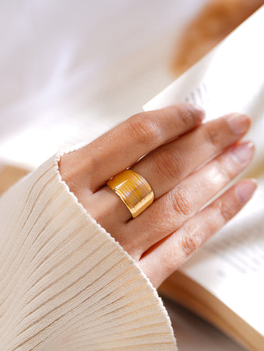Demi Fine Bold Ribbed Statement Ring