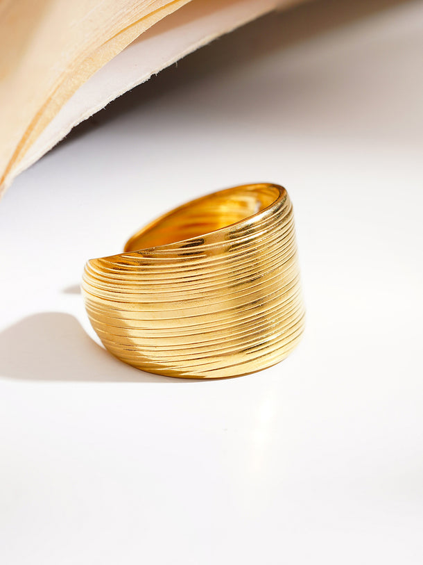 Demi Fine Bold Ribbed Statement Ring
