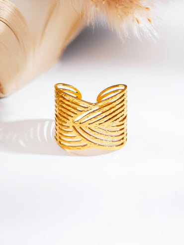 Demi Fine Luxe Curve Gold Ring