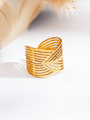 Demi Fine Luxe Curve Gold Ring