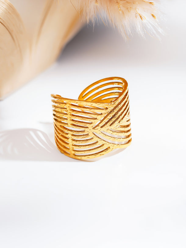 Demi Fine Luxe Curve Gold Ring