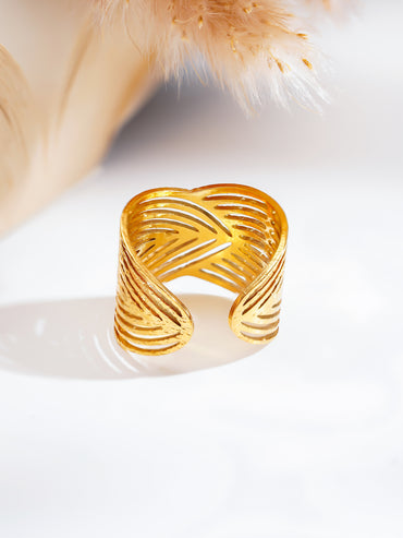 Demi Fine Luxe Curve Gold Ring