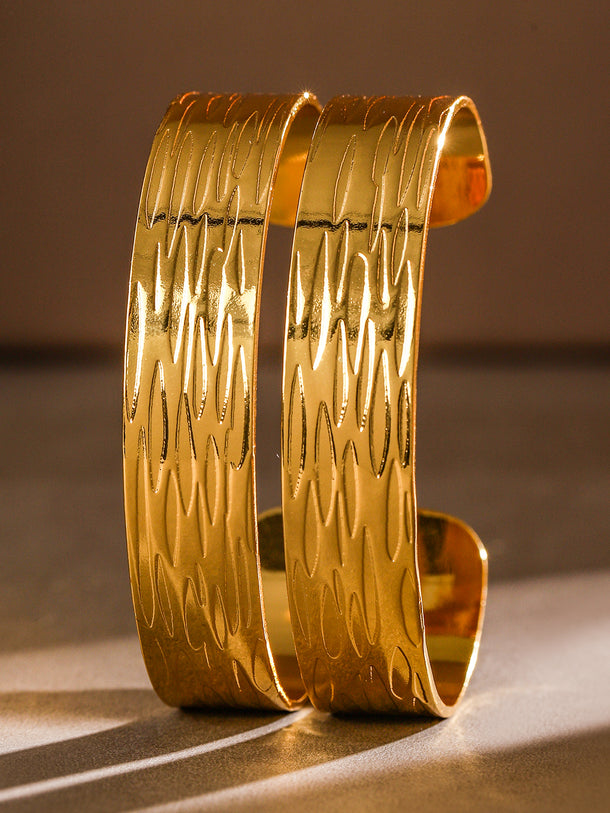 Double Layered Modern Chunky Gold Bracelet