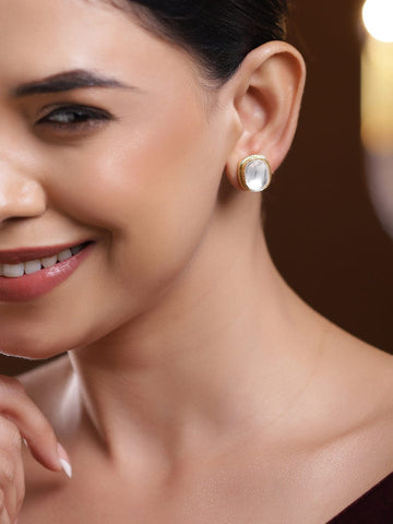 Classic Framed Kundan Studs Earrings