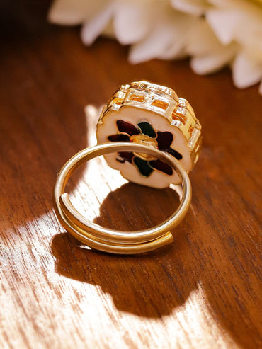 Contemporary Emerald Charm Ring Rings