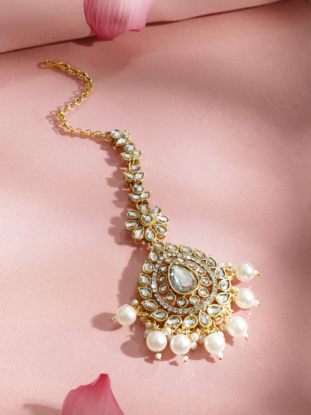 Design of Divine Kundan Pearls Choker Set Jewellery Set