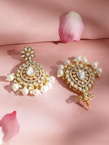 Design of Divine Kundan Pearls Choker Set Jewellery Set