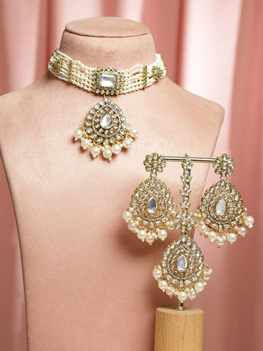 Design of Divine Kundan Pearls Choker Set Jewellery Set