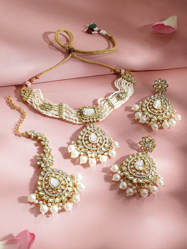 Design of Divine Kundan Pearls Choker Set Jewellery Set