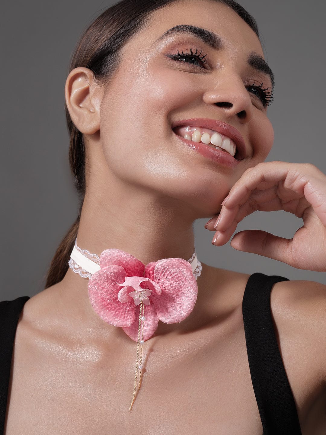 Elegant Pink Orchid Flower Choker Necklace with Lace Detailing Necklace